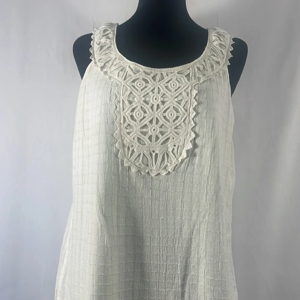 Max Studio sleeveless white dress, Medium,Embroidered Lace Design - Picture 4 of 10